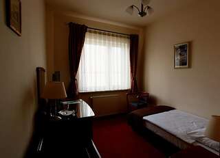 Отель Hotel Sonex Ченстохова Небольшой одноместный номер-3